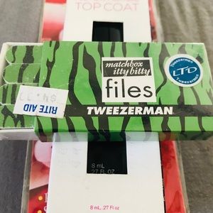 It’s Ll about the nails!